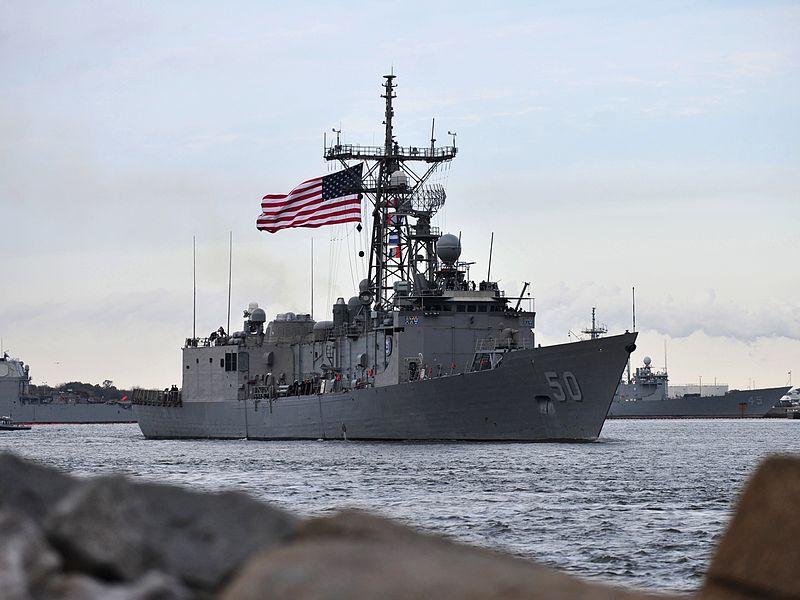 800px-USS_Taylor_%28FFG-50%29_leaving_Mayport_in_January_2014.JPG