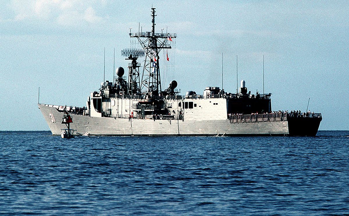 1200px-USS_Stark_%28FFG-31%29.jpg