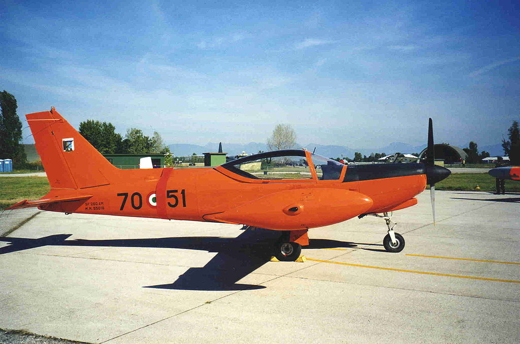 1024px-SIAI-Marchetti_SF-260AM_Italian_Air_Force.jpg