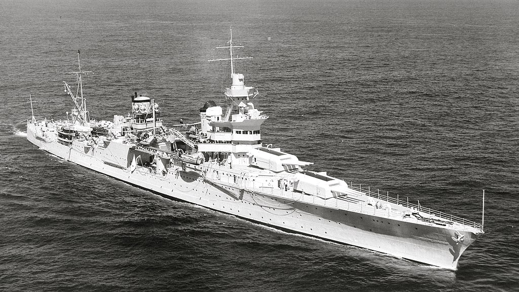 1024px-USS_Indianapolis_%28CA-35%29_underway_at_sea_on_27_September_1939_%2880-G-425615%29.jpg