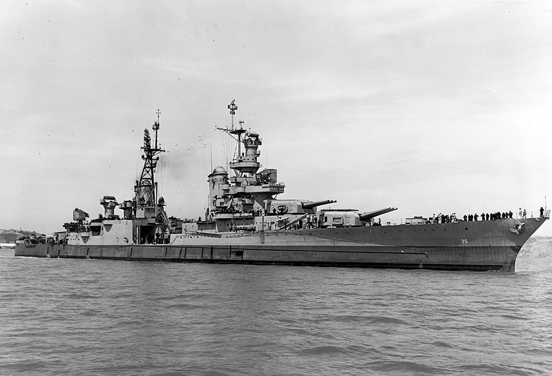 800px-USS_Indianapolis_%28CA-35%29_off_the_Mare_Island_Naval_Shipyard_on_10_July_1945_%2819-N-86911%29.jpg