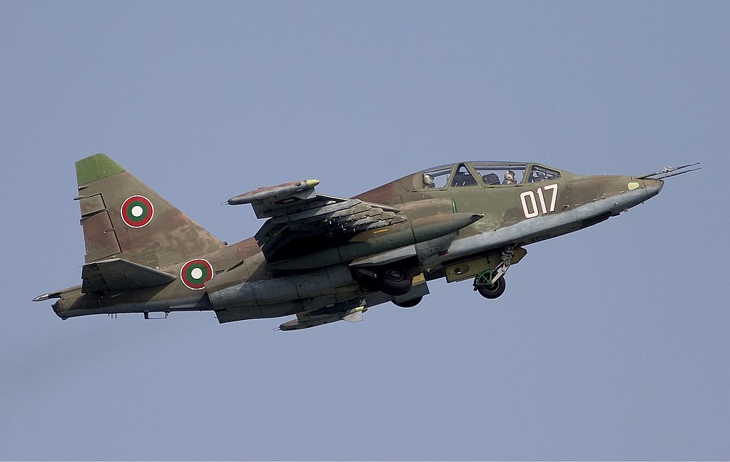 1024px-Bulgarian_Air_Force_Sukhoi_Su-25UBK_Lofting.jpg