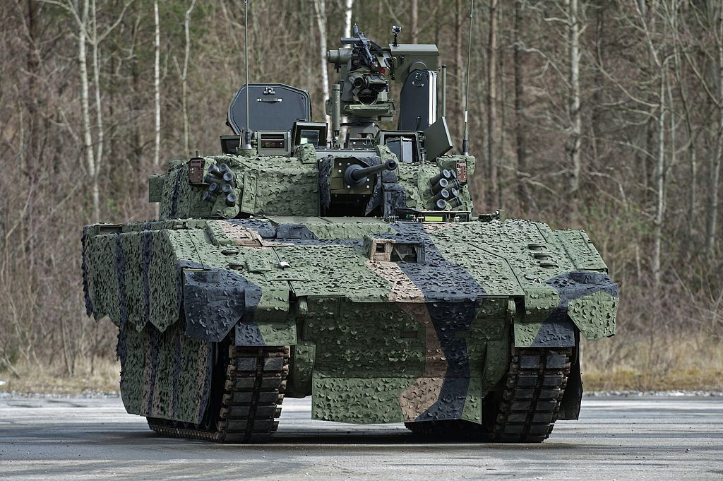 1024px-AJAX%2C_the_Future_Armoured_Fighting_Vehicle_for_the_British_Army_MOD_45159441.jpg