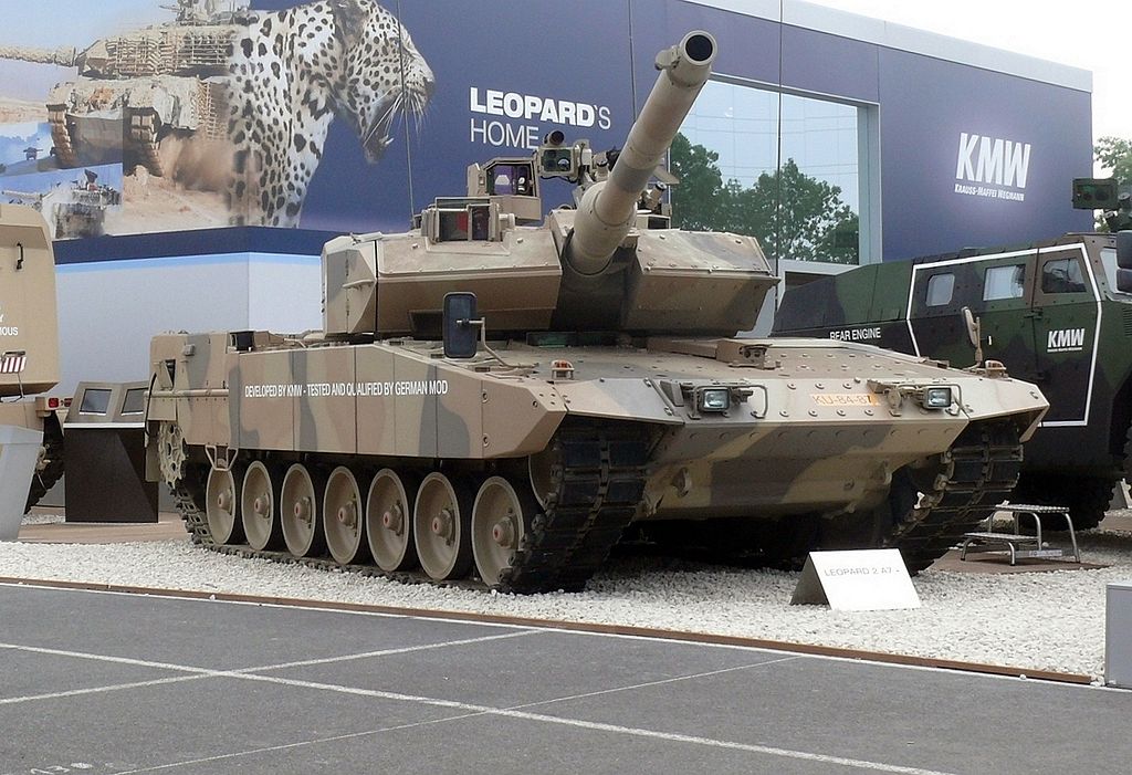 1024px-Leopard_2_A7%2C_Eurosatory_2010.jpg