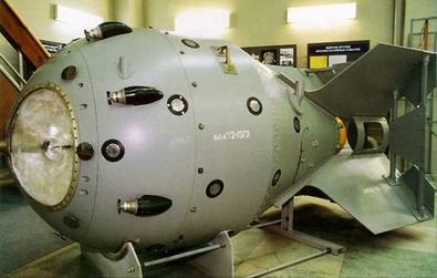 Casing_for_the_first_Soviet_atomic_bomb%2C_RDS-1.jpg