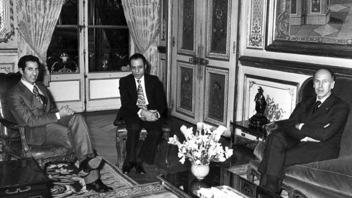 عبد السلام جلود مع الرئيس الفرنسي الأسبق فاليري جيسكار ديستان