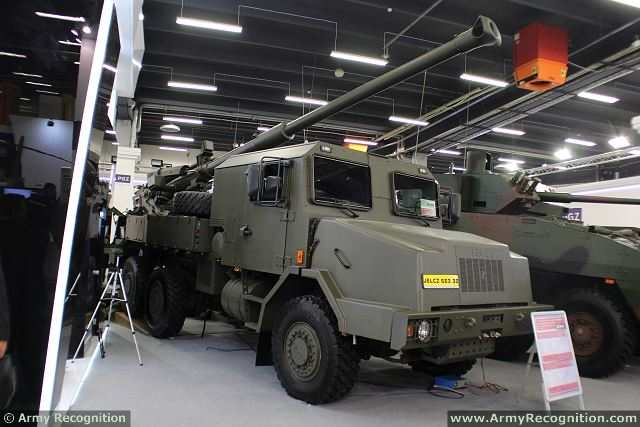 Kryl_155mm_6x6_self-propelled_howitzer_Jelcz_truck_chassis_HSW_Poland_Polish_defense_industry_003.jpg