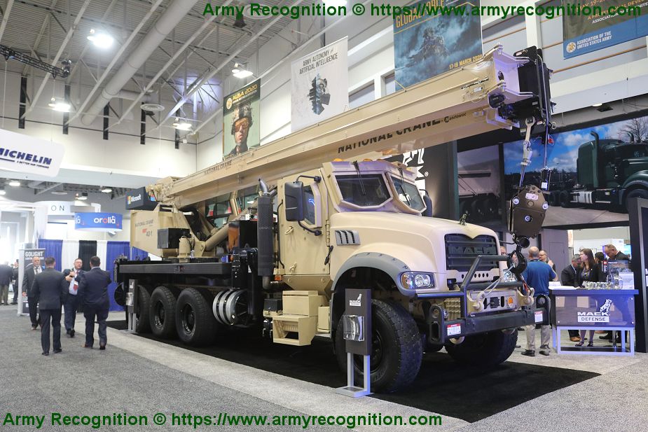 Mack_Defense_introduces_Granite_ATC-40T_all-terrain_truck_with_crane_for_US_Army_925_001.jpg