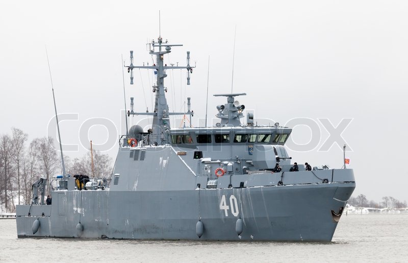 5532572-helsinki-finland-1-december-2012-katanpaa-class-mine-countermeasure-vessel-enters-the-port-of-helsinki-katanpaa-class-are-series-of-three-multipurpose-mine-countermeasure-vessels-of-finnish-navy.jpg