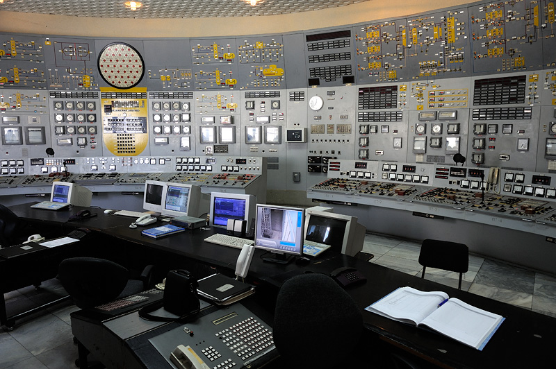 Kozloduy_Nuclear_Power_Plant_-_Control_Room_of_Units_1_and_2.jpg