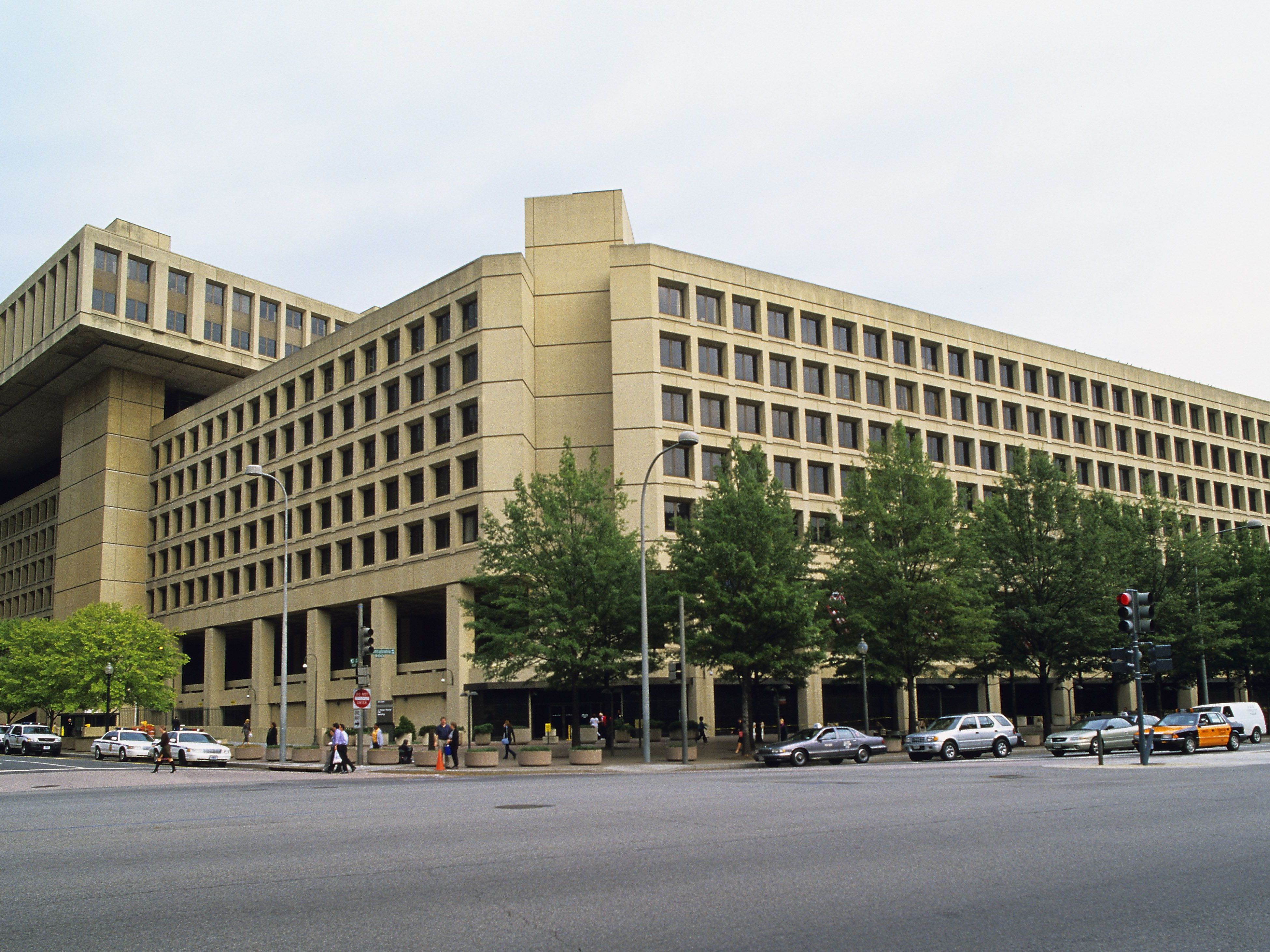 FBI-Building-569eb2ea3df78cafda9db75e.jpg