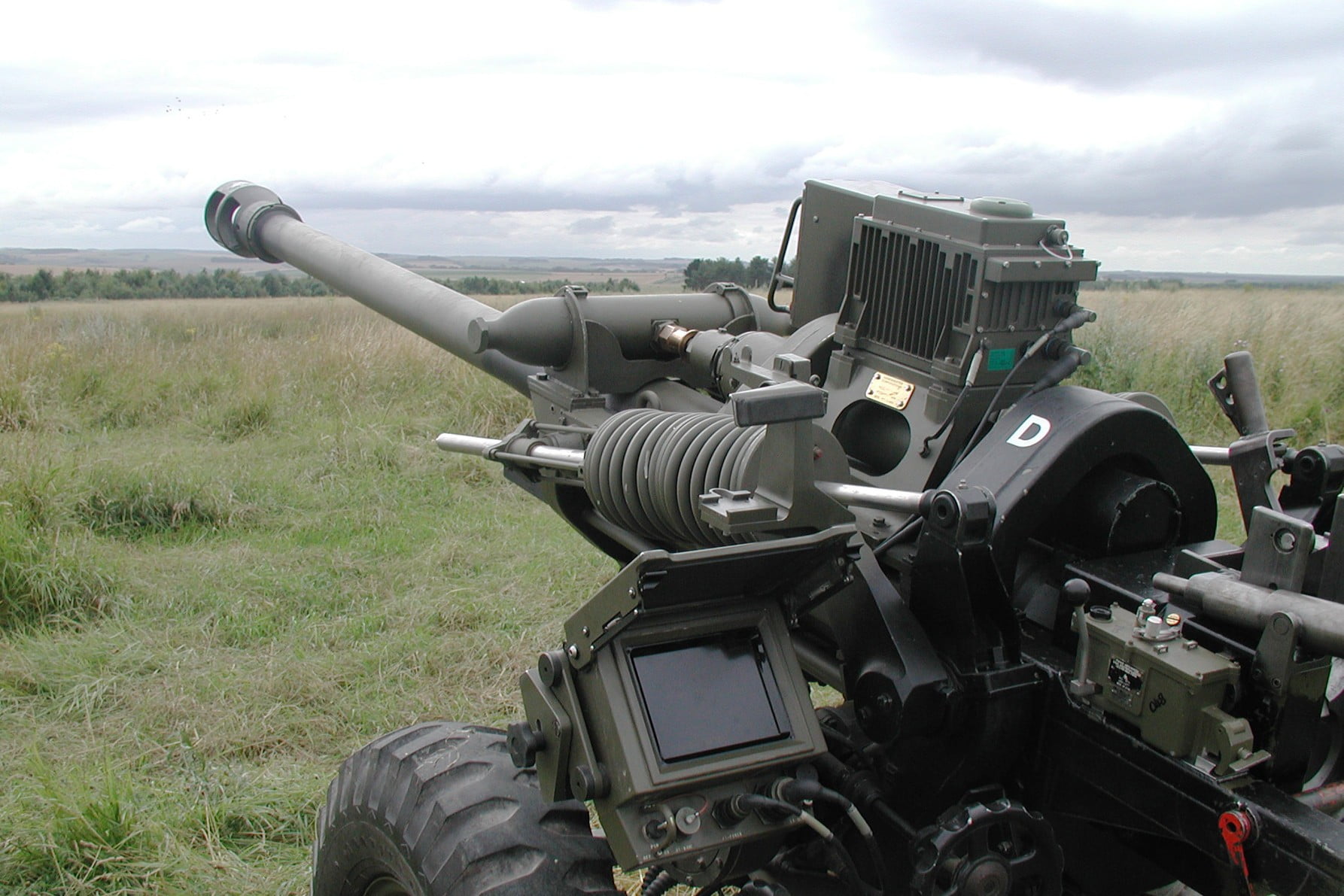 m119-howitzer-u-s-army-military-grey-wallpaper.jpg