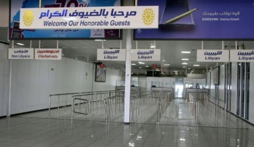إغلاق مطار طرابلس بعد الغارات الجوية