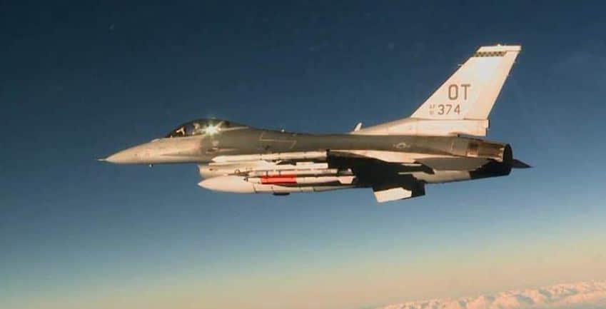 تحطم طائرة حربية من طراز “إف 16” في كاليفورنيا(فيديو)
