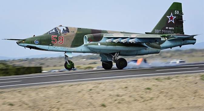 سلاح الطيران الروسي يتسلم طائرة  “سو-25 إس إم 3″الغراب الخارق