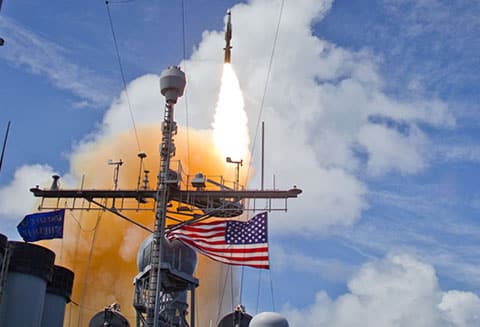 أمريكا تختبر الصواريخ الإعتراضية SM-3