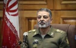 قائد الجيش الإيراني يطالب الجيش بالإستنفار التام