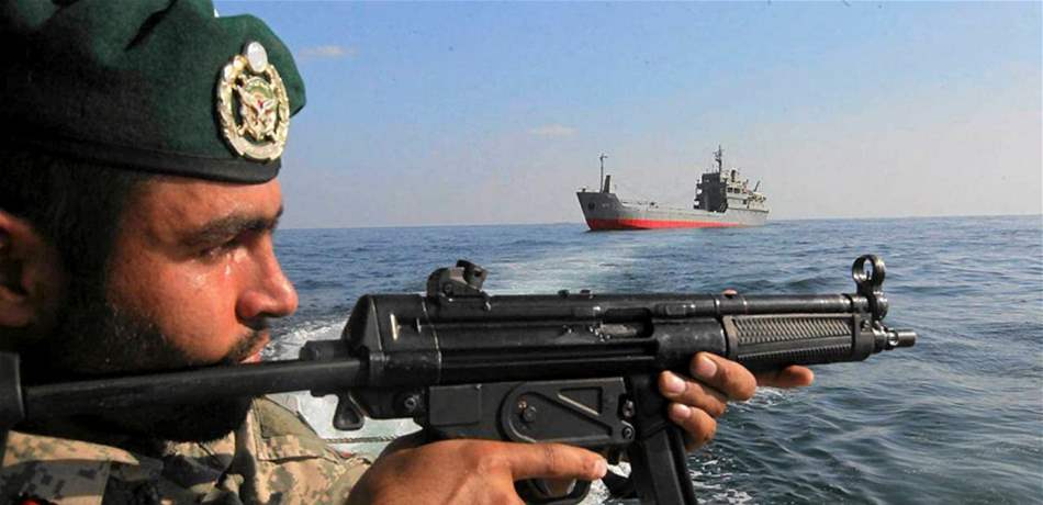 القوات البحرية الإيرانية تشكيل معقد
