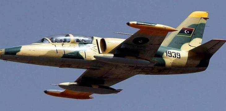 طائرات الجيش الليبي تقصف مليشيا الوفاق قرب مطار طرابلس