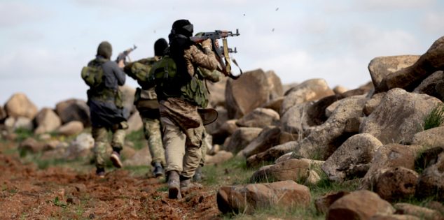 معارك طاحنة في ريفي حماه واللاذقية بين الجيش والجبهة