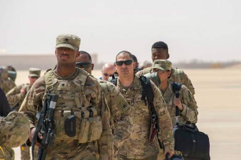 أول فيديو لوصول القوات الأمريكية للسعودية