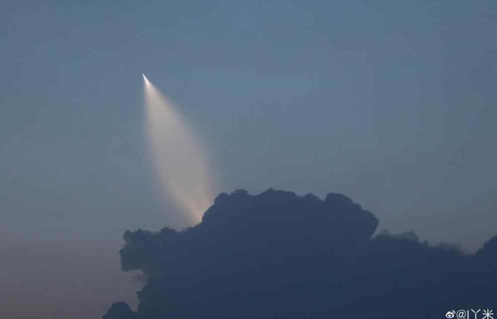 الصين تنجح بإطلاق صاروخ عابر للقارات ..فيديو