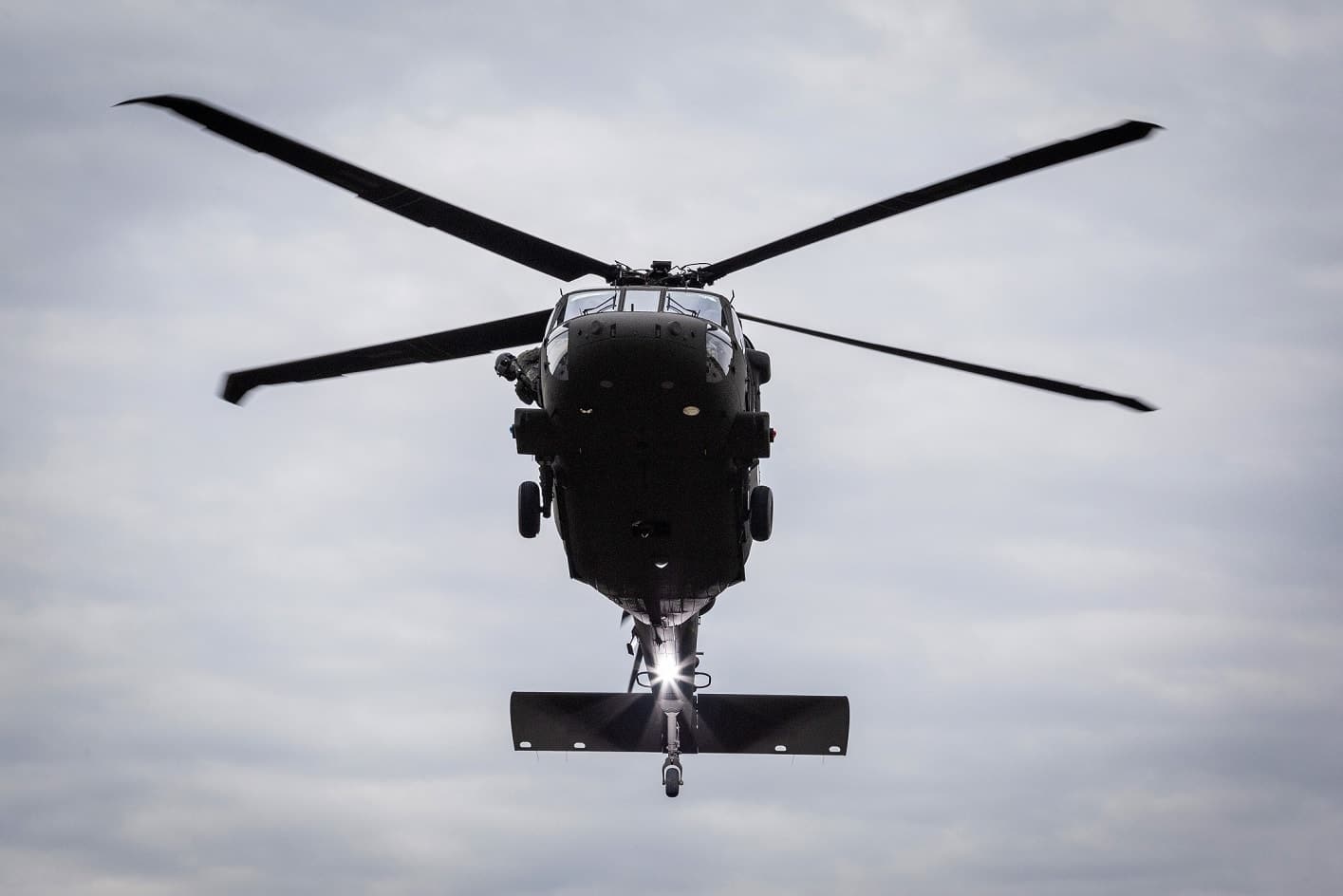 الجيش الأمريكي يشغل أحدث نظام للحماية الذاتية لطائرة هليكوبتر