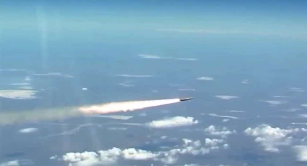 شاهد لقطات لإطلاق صواريخ “كينجال” الأسرع من الصوت
