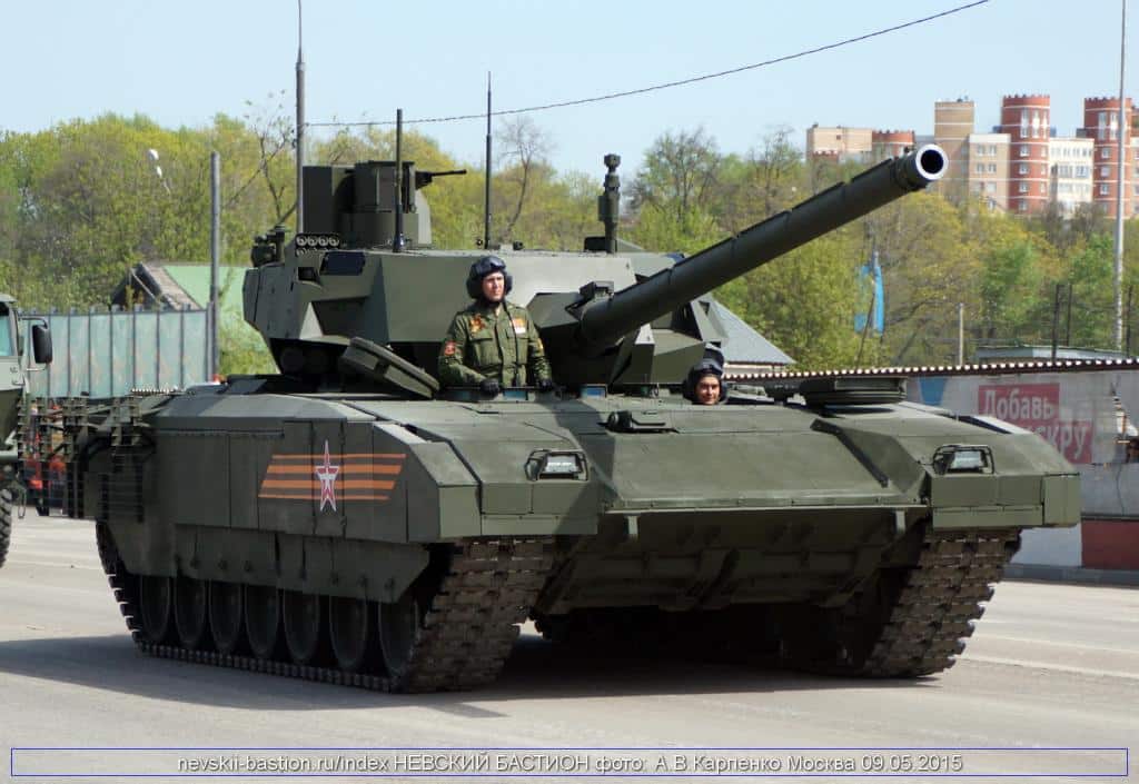 الفرق بين الدبابة الروسية “أرماتا” (T-14) والأمريكية M1 Abrams
