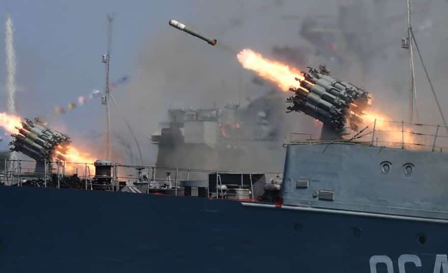 شاهد إطلاق صواريخ “أوران” المدمرة من سفينة “سميرتش”
