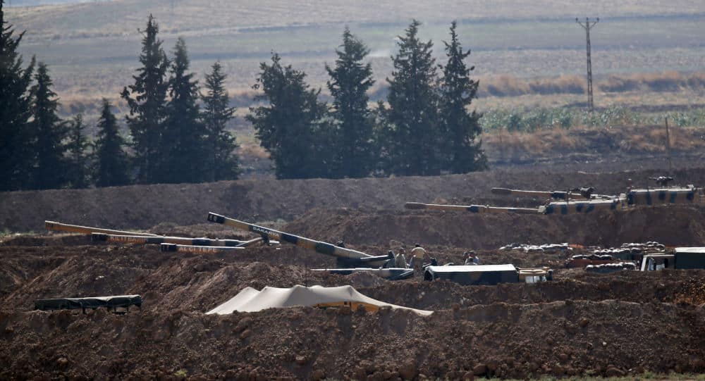 تركيا تبدأ هجوم جوي وبري على شمال سوريا وحركة نزوح كبيرة