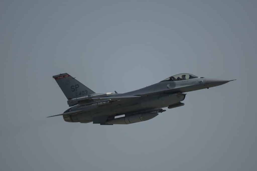 تحطم طائرة مقاتلة تابعة لسلاح الجو الأمريكي F-16 في ألمانيا