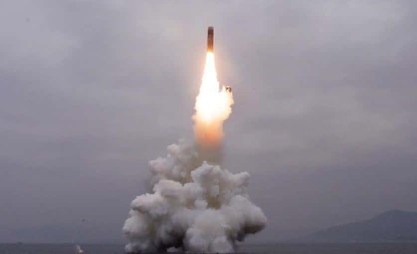 كوريا الشمالية تطلق صاروخ باليستي جديد