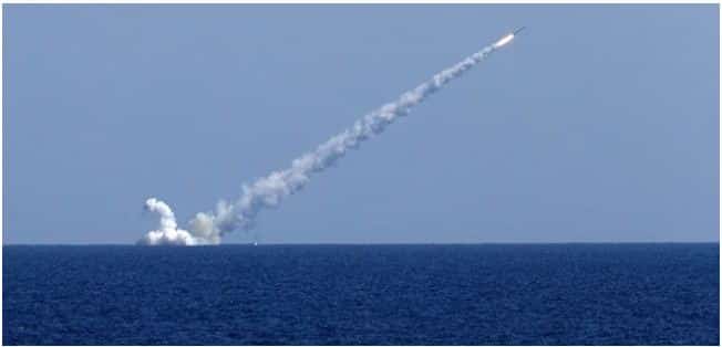 سفن روسية تطلق صواريخ “كاليبر” المجنحة في البحر المتوسط