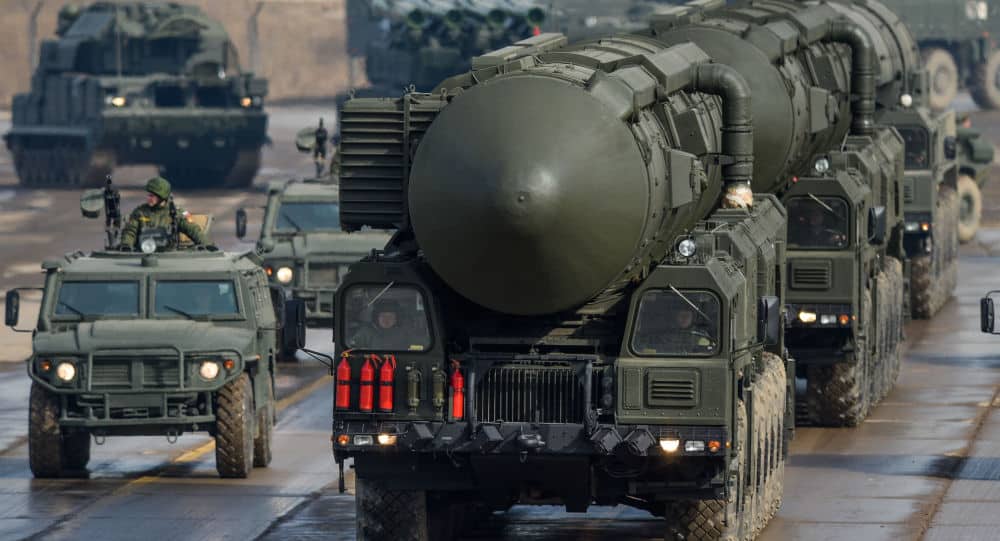 روسيا تطلق صاروخا عابر للقارات من نوع “توبول” ويصيب هدفه بنجاح..فيديو