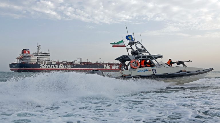 إيران تعارض بشدة إرسال اليابان قوات إلى الشرق الأوسط