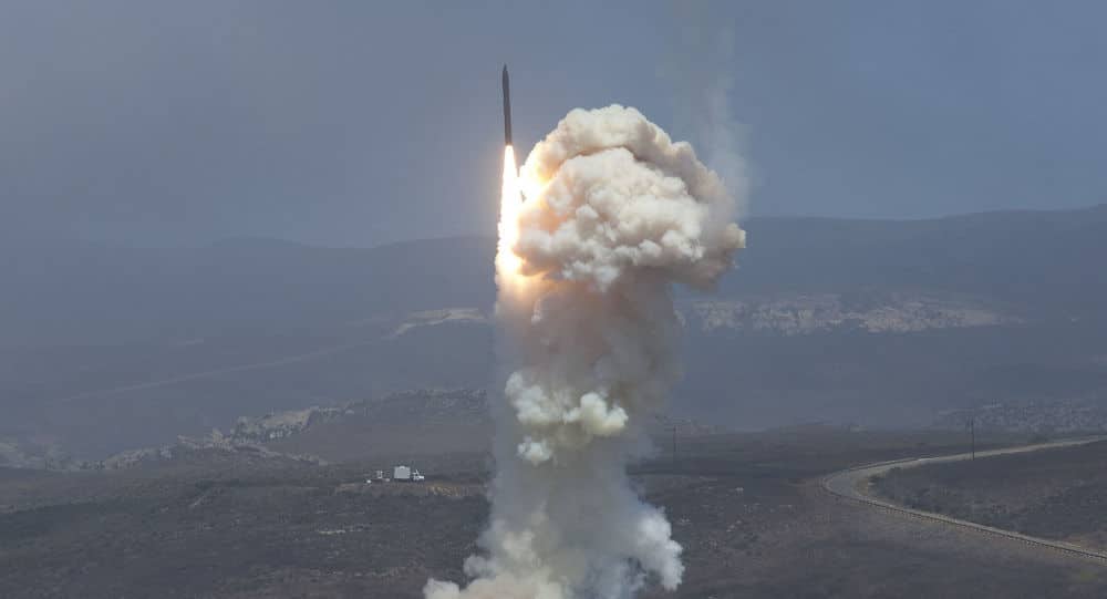 أمريكا تختبر صاروخ باليستي محظور ..فيديو