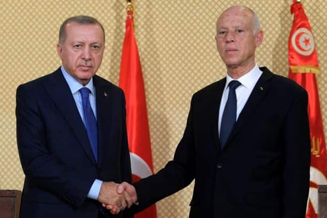 هل تورط تركيا تونس في حرب ليبيا؟