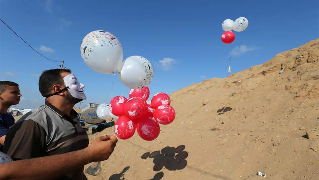 استئناف هجوم غزة على إسرائيل بالبالونات الحارقة