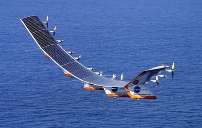 طائرة شمسية يمكنها البقاء سنة كاملة في الجو