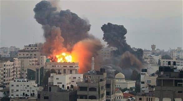 إسرائيل تعاقب غزة بغارات جوية ردا على إطلاق صواريخ