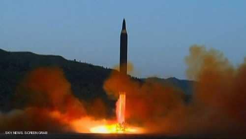 كوريا الشمالية تتحدى كورونا بصاروخين