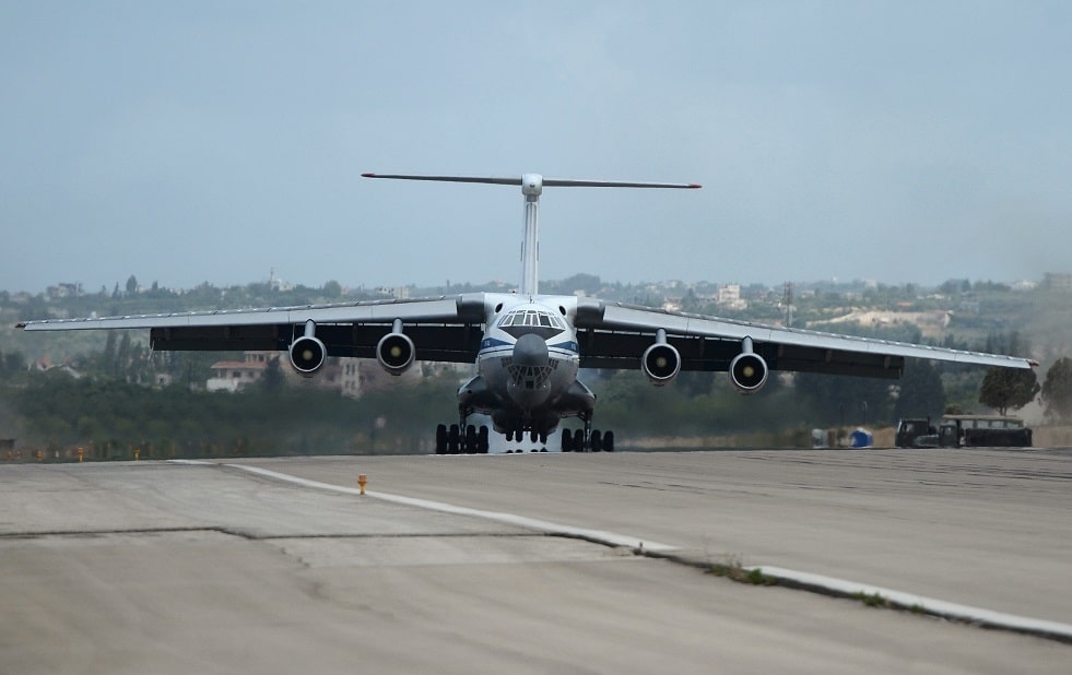 طائرات عسكرية روسية تنقل علماء وأجهزة إلى إيطاليا