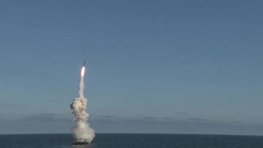 روسيا تسرع اختبارات صواريخ “تسيركون” فرط الصوتية