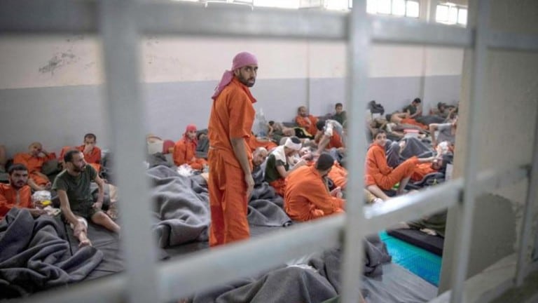 تمرد و عصيان لمعتقلي داعش في سجن الحسكة وفرار اعداد منهم