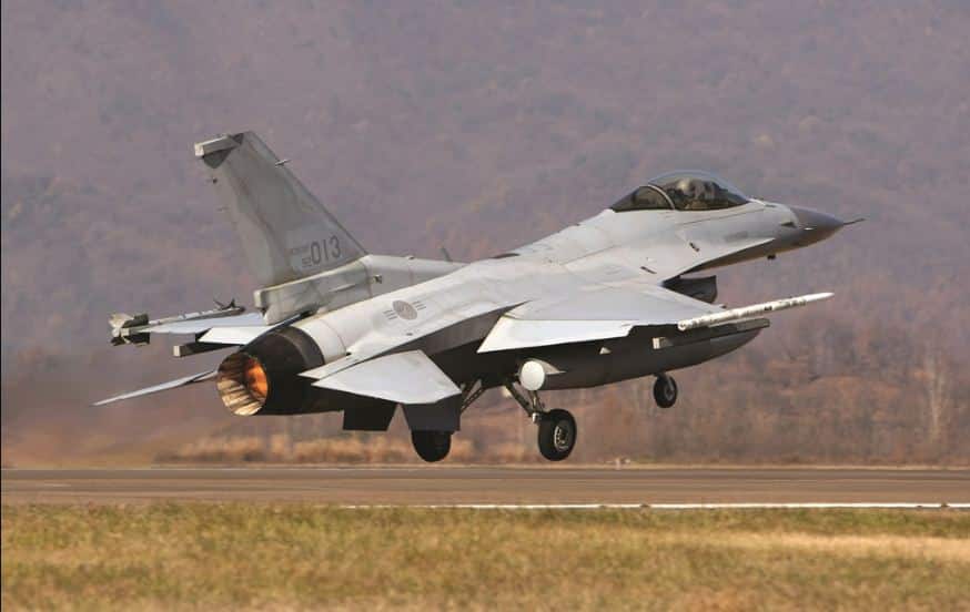 KF-16 مقاتلة كورية تحمل مواصفات F-16 الأمريكية