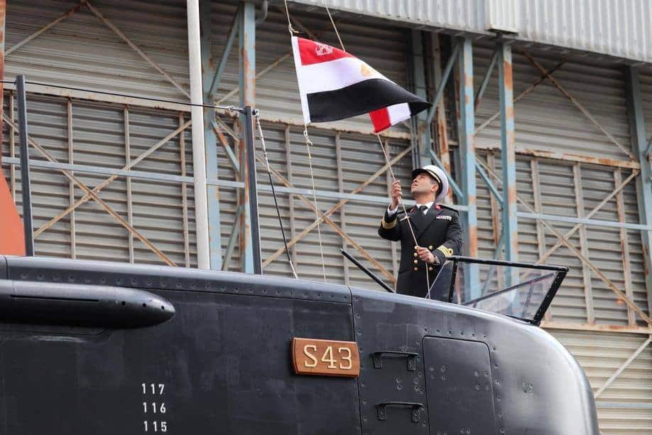 مصر ترفع العلم المصري على سلاحها الجديد المتطور 