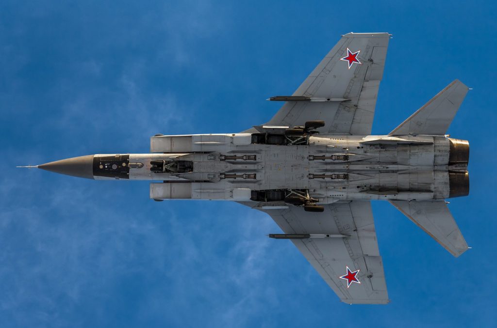 تحطم مقاتلة ميغ 31 في كازاخستان وإشتعال محركاتها