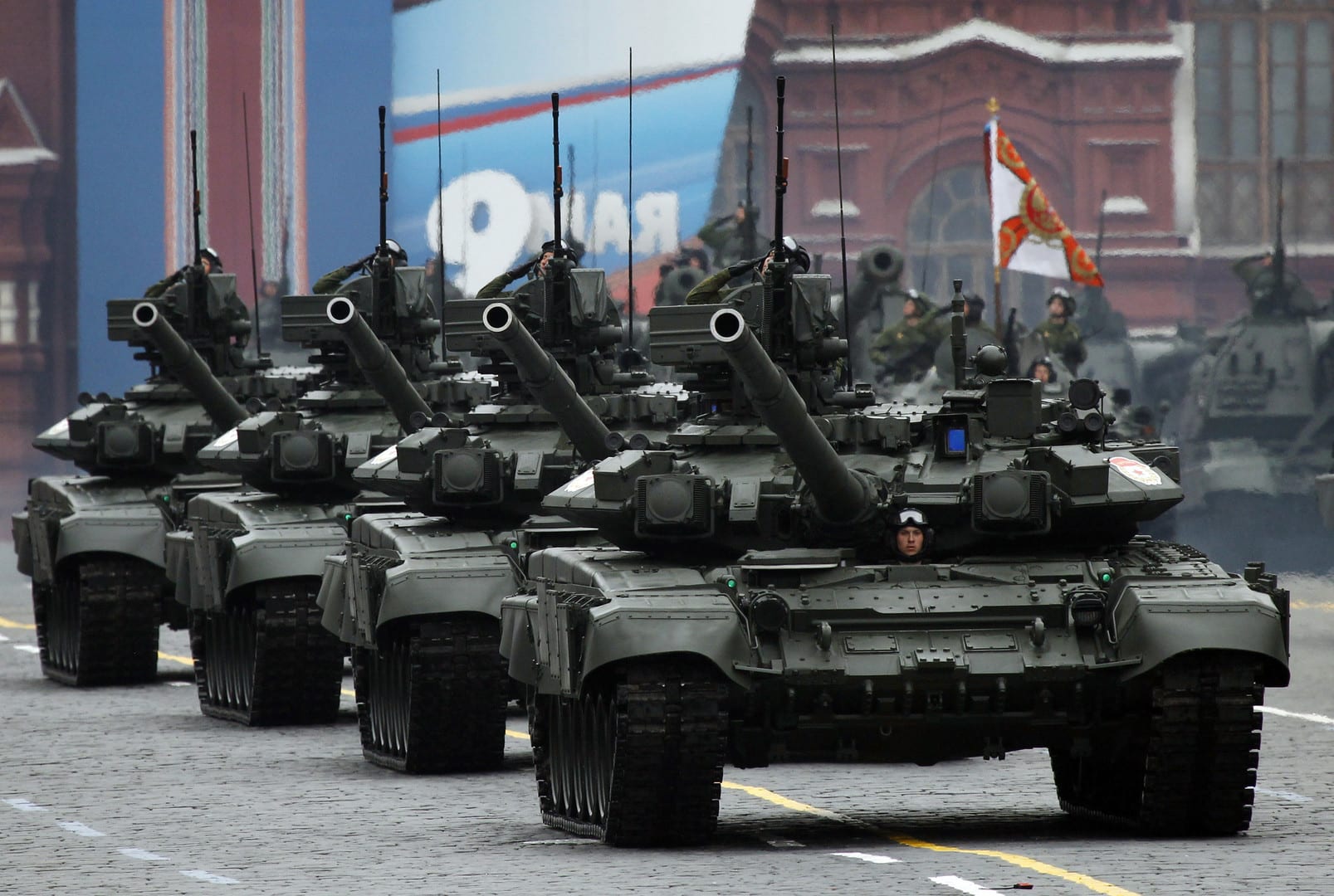 روسيا تروج لبيع أسلحة متطورة لتعويض خسائر قطاع النفط