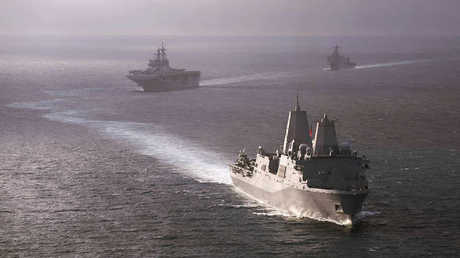 سفن أمريكية وبريطانية تجري تمرينًا في القطب الشمالي لمواجهة روسيا